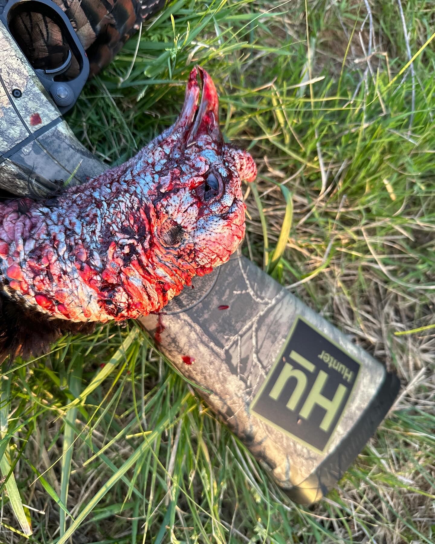 HUNTER® Element Decal 3x3" Blk/Grn